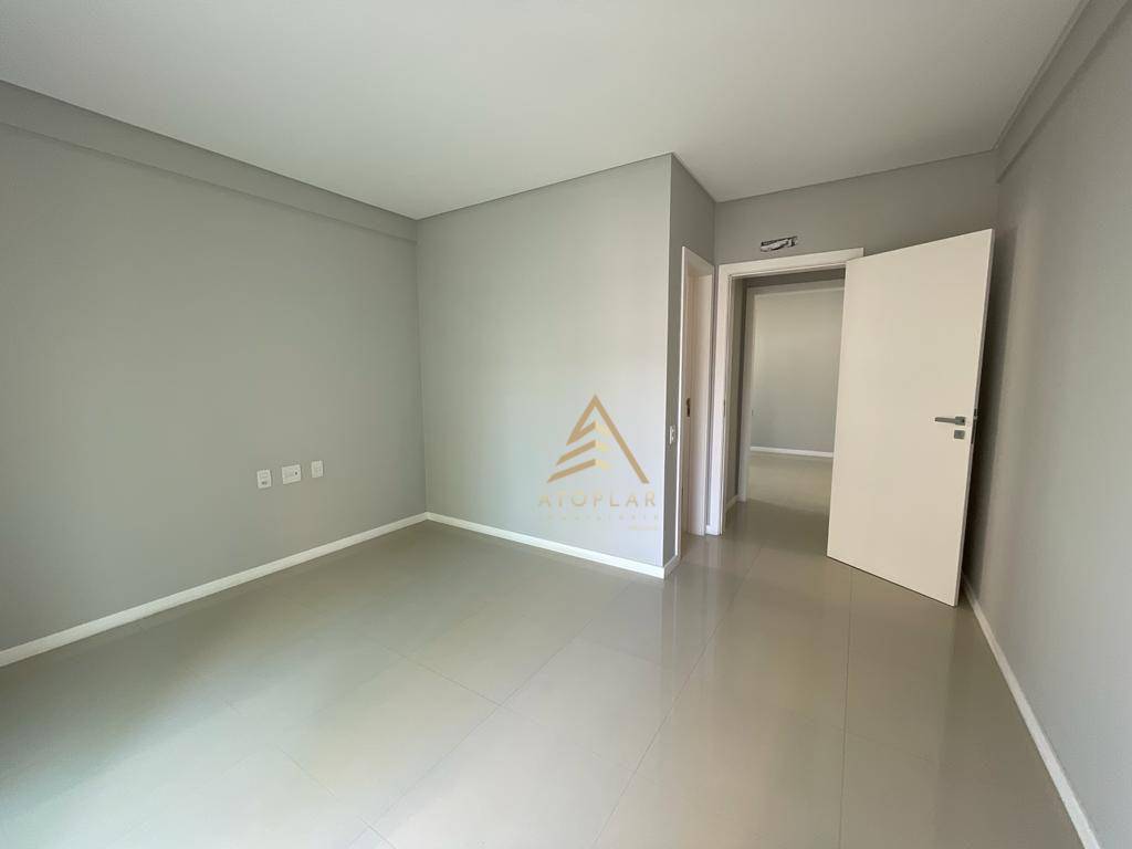 Apartamento à venda com 3 quartos, 159m² - Foto 15