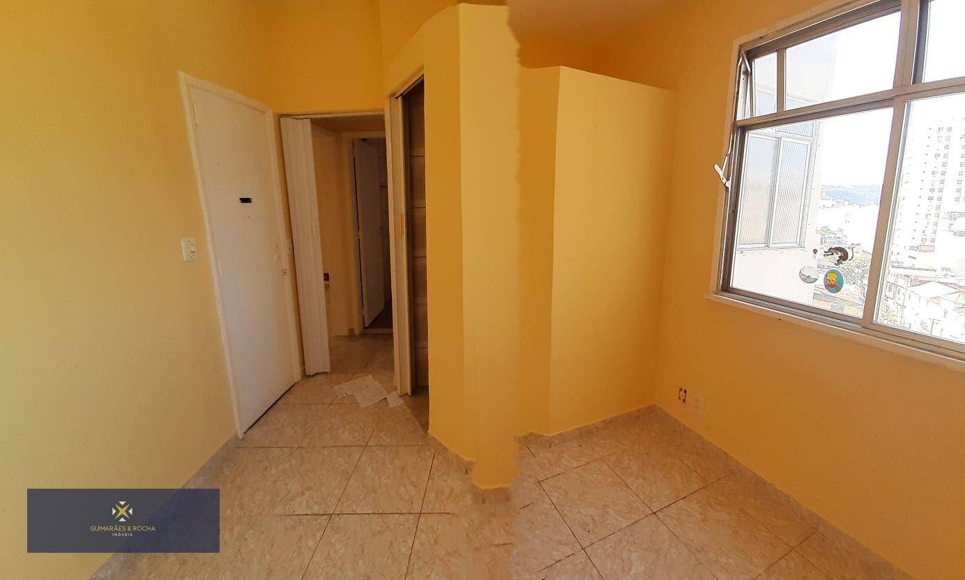 Apartamento à venda com 3 quartos, 70m² - Foto 2