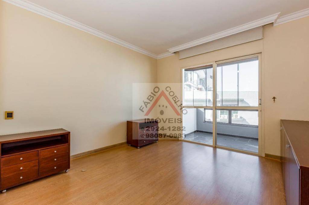 Apartamento à venda com 3 quartos, 236m² - Foto 2