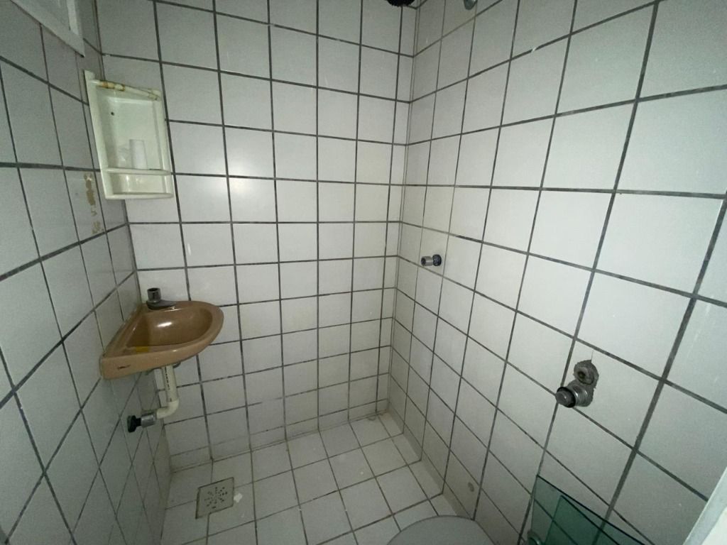 Casa para alugar com 4 quartos, 230m² - Foto 13