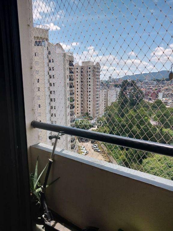 Apartamento à venda com 3 quartos, 94m² - Foto 2