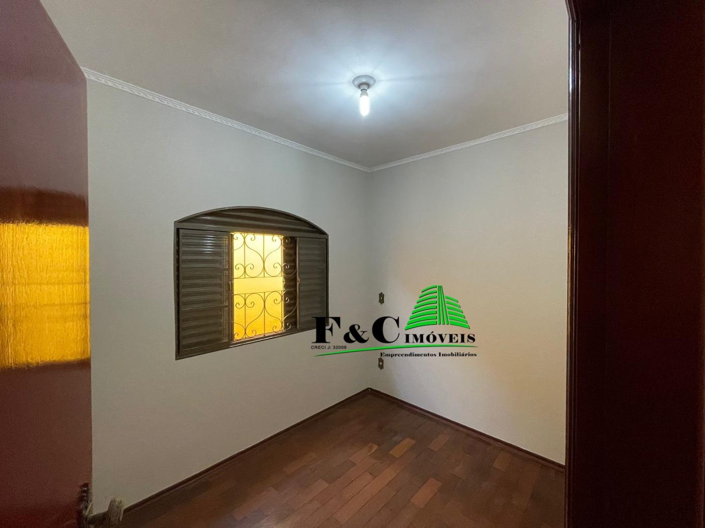 Casa à venda com 3 quartos, 200m² - Foto 12