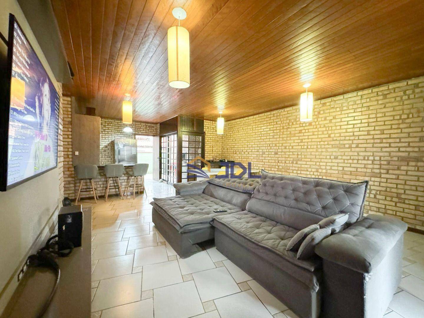 Casa à venda com 2 quartos, 140m² - Foto 6