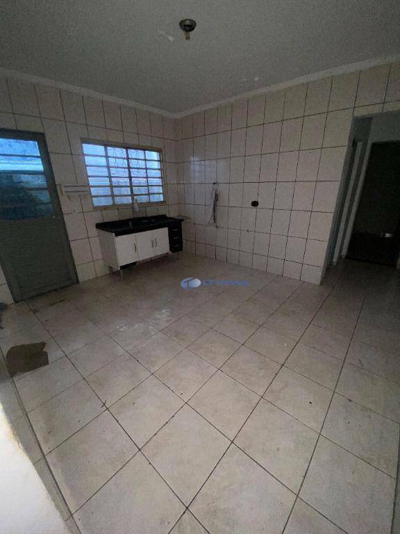 Casa à venda e aluguel com 1 quarto - Foto 6