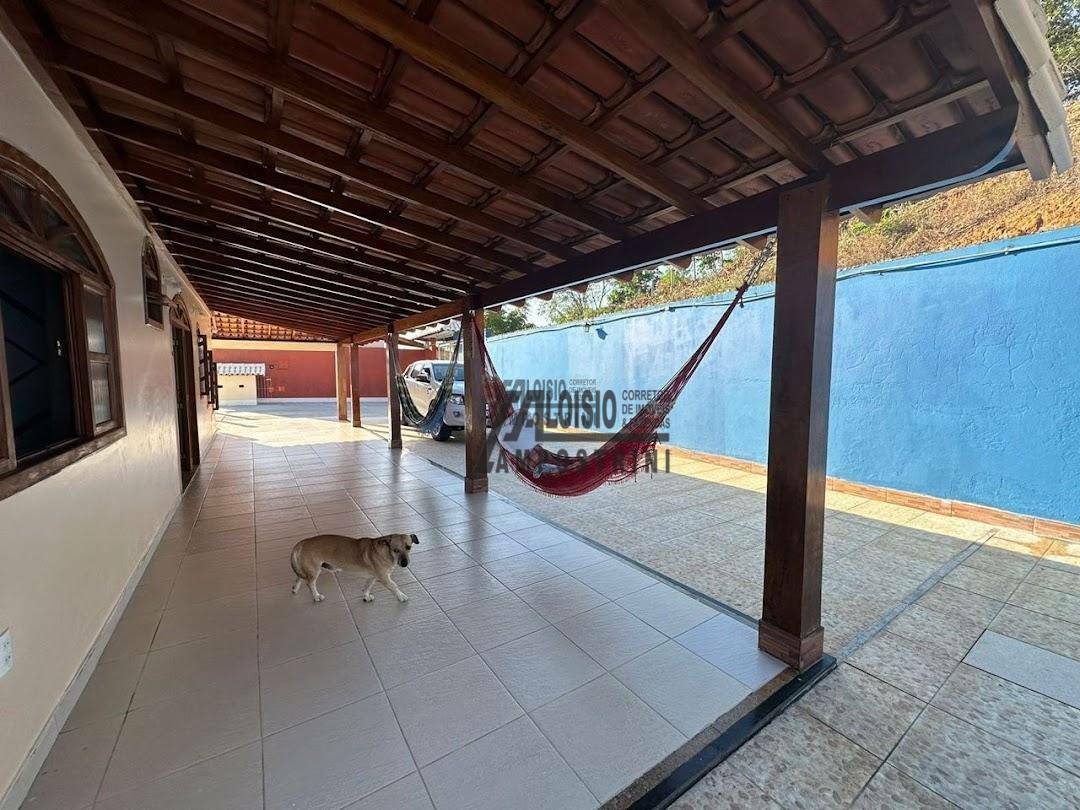 Casa à venda com 3 quartos, 440m² - Foto 2