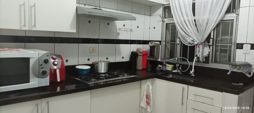 Sobrado à venda com 4 quartos, 120m² - Foto 1