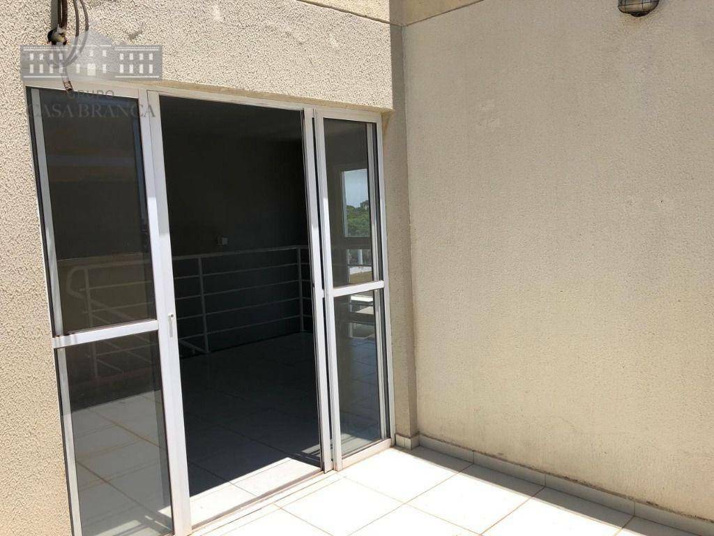 Apartamento para alugar com 2 quartos, 107m² - Foto 9