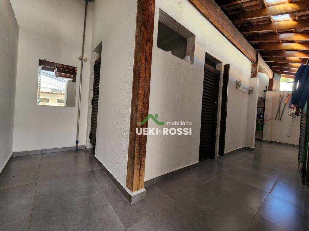 Casa à venda com 3 quartos, 240m² - Foto 18