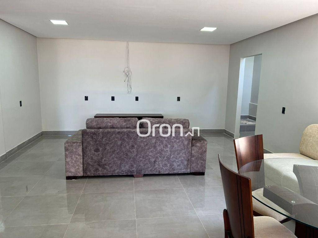 Sobrado à venda com 3 quartos, 210m² - Foto 2