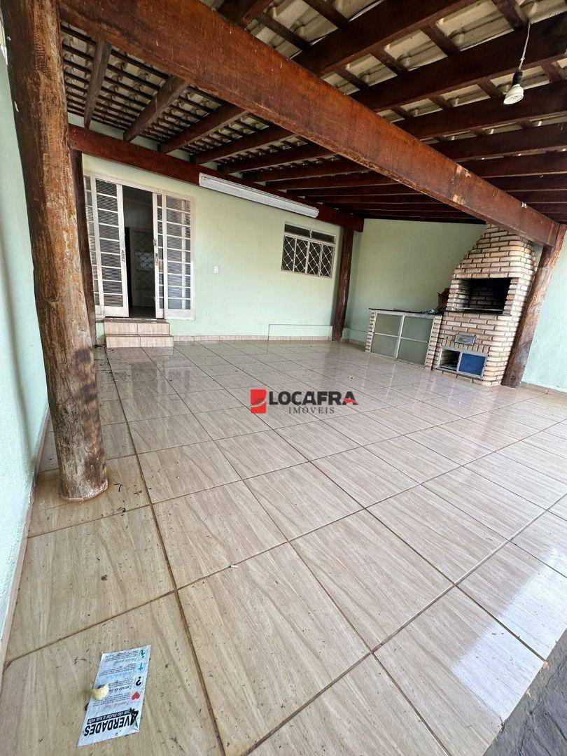 Sobrado à venda com 3 quartos, 130m² - Foto 2