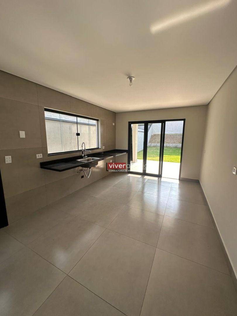 Casa à venda com 3 quartos, 115m² - Foto 4