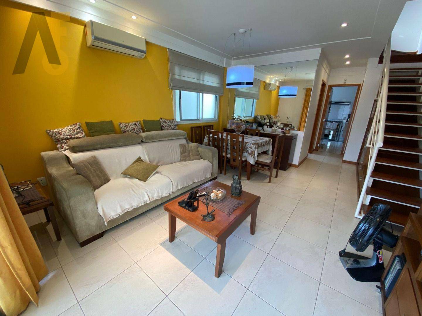Casa à venda com 3 quartos, 179m² - Foto 2
