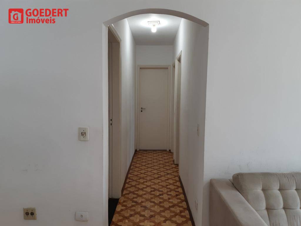 Apartamento à venda com 2 quartos, 68m² - Foto 9