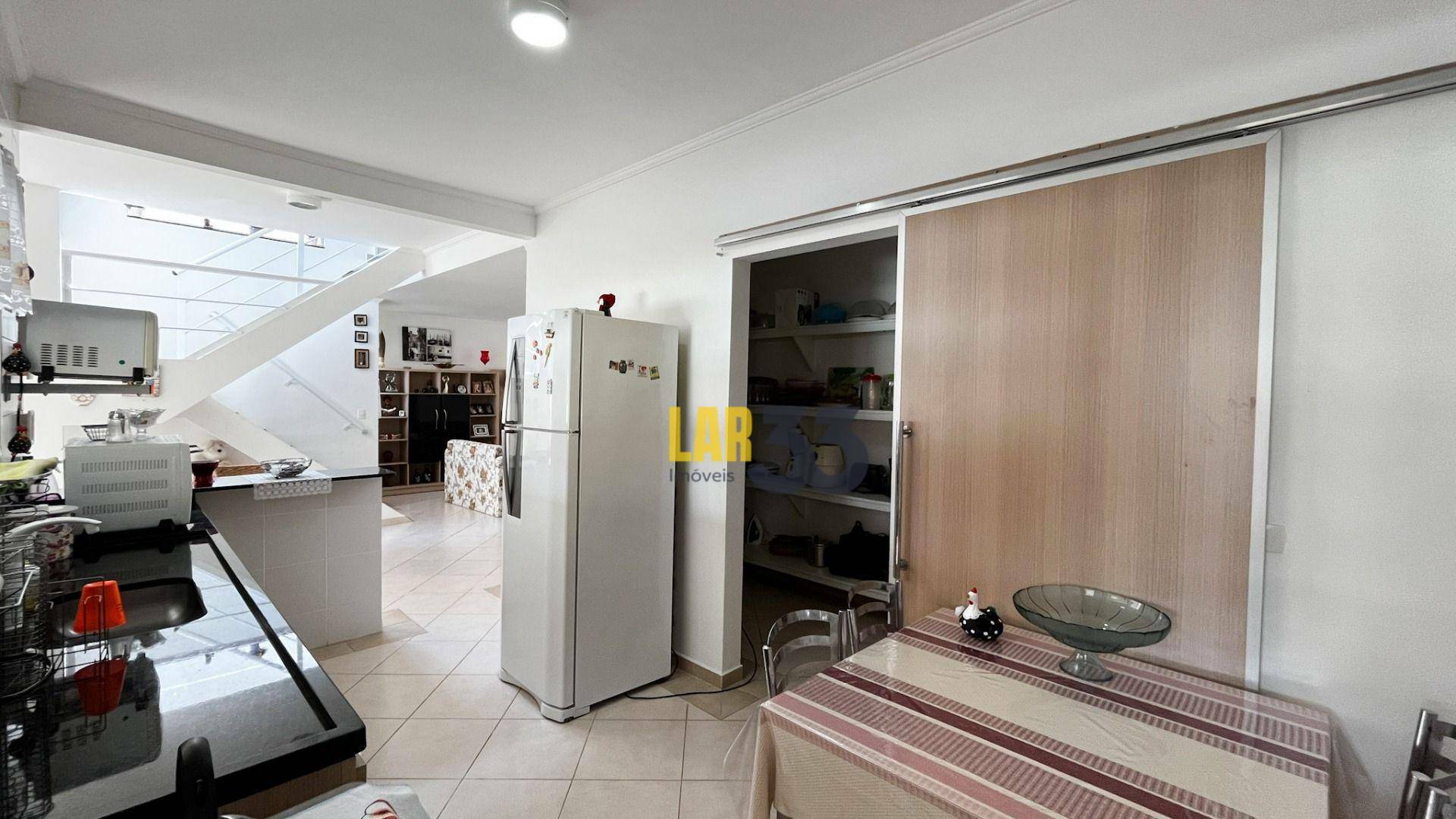 Casa de Condomínio à venda com 3 quartos, 220m² - Foto 23