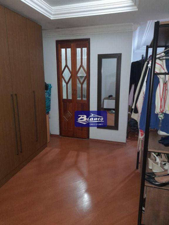 Sobrado à venda com 3 quartos, 236m² - Foto 14