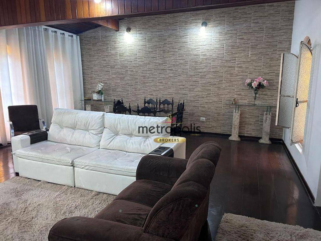 Sobrado à venda com 4 quartos, 225m² - Foto 1