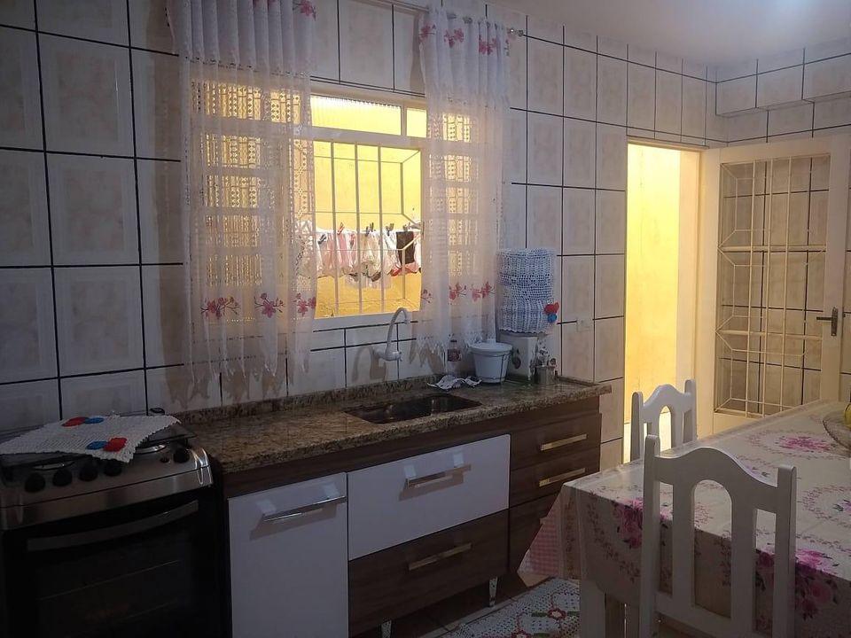 Casa à venda com 2 quartos, 300m² - Foto 3