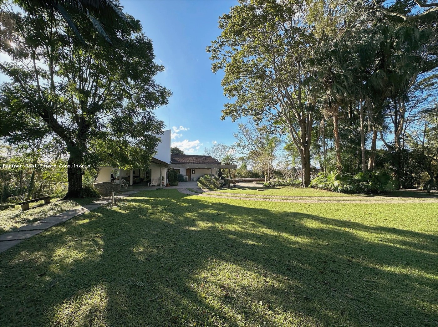 Casa de Condomínio à venda com 3 quartos, 10490m² - Foto 2