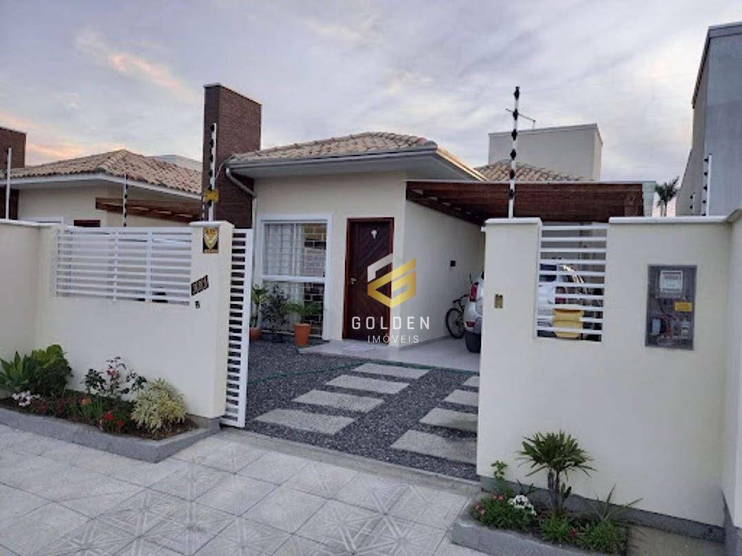 Casa à venda com 2 quartos, 90m² - Foto 2