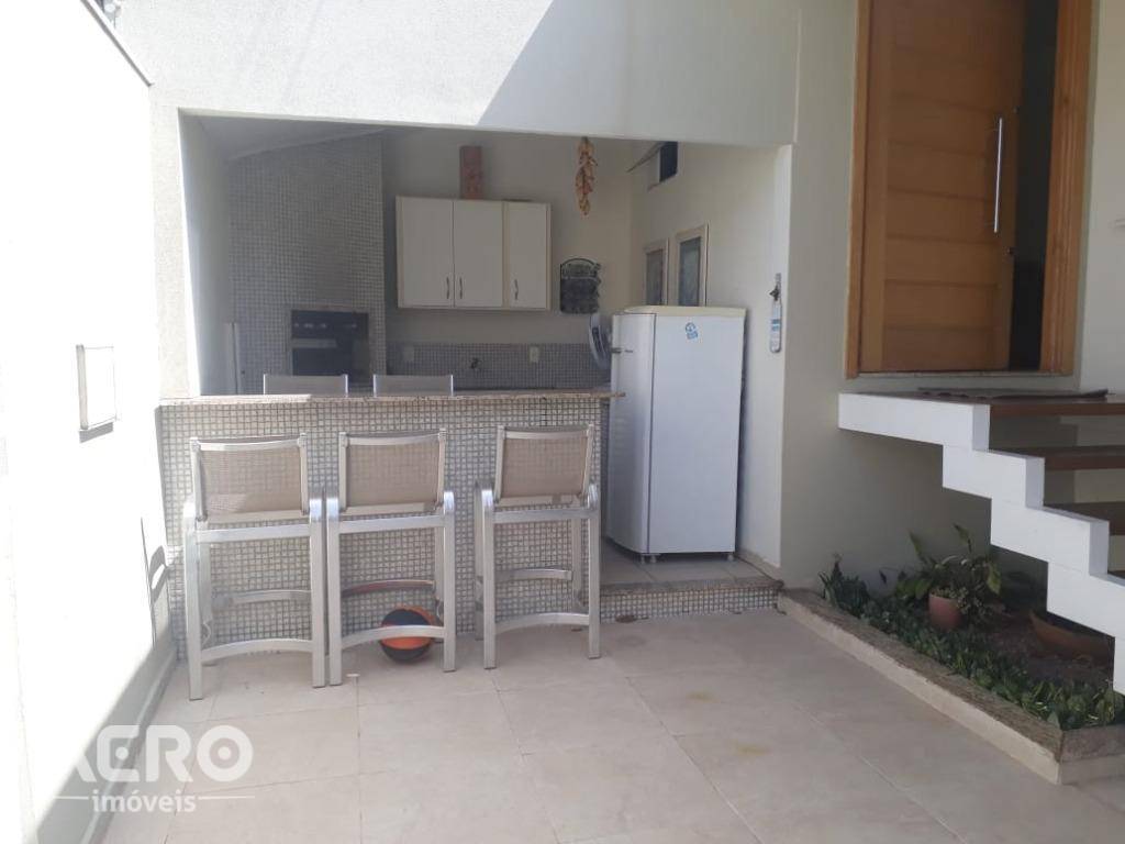 Casa à venda com 3 quartos, 200m² - Foto 10