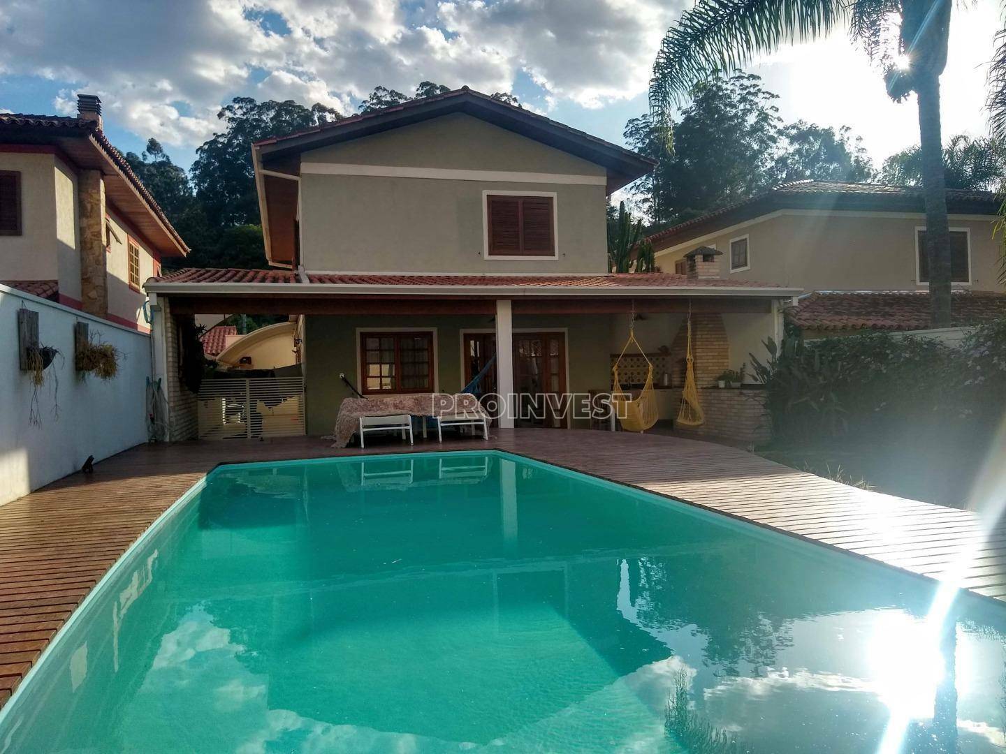 Casa de Condomínio à venda com 4 quartos, 320m² - Foto 1