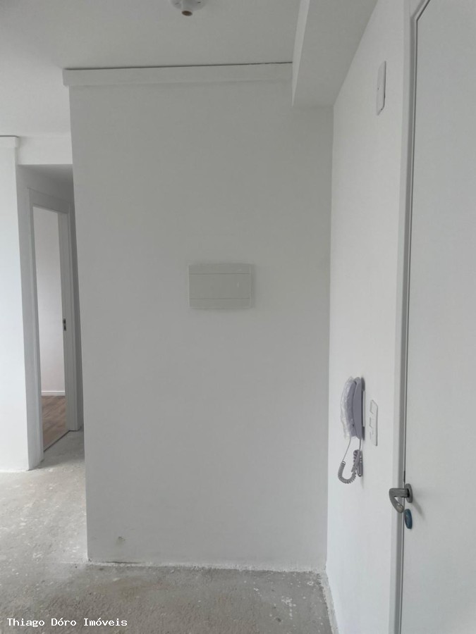 Apartamento à venda com 2 quartos, 37m² - Foto 21