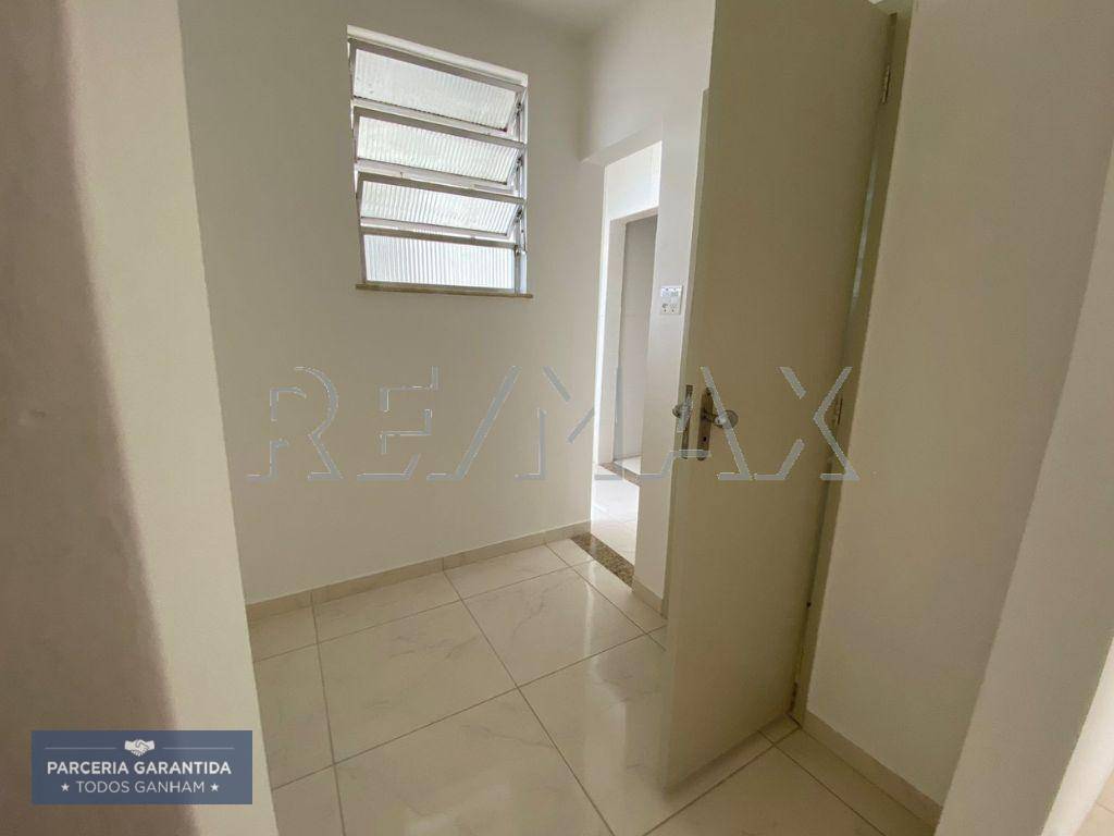 Apartamento para alugar com 2 quartos, 65m² - Foto 8