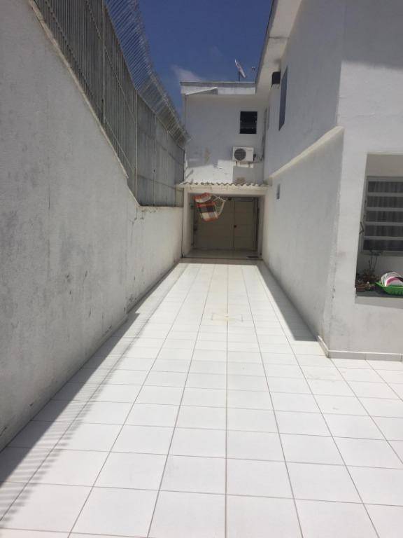 Sobrado à venda com 2 quartos, 241m² - Foto 14