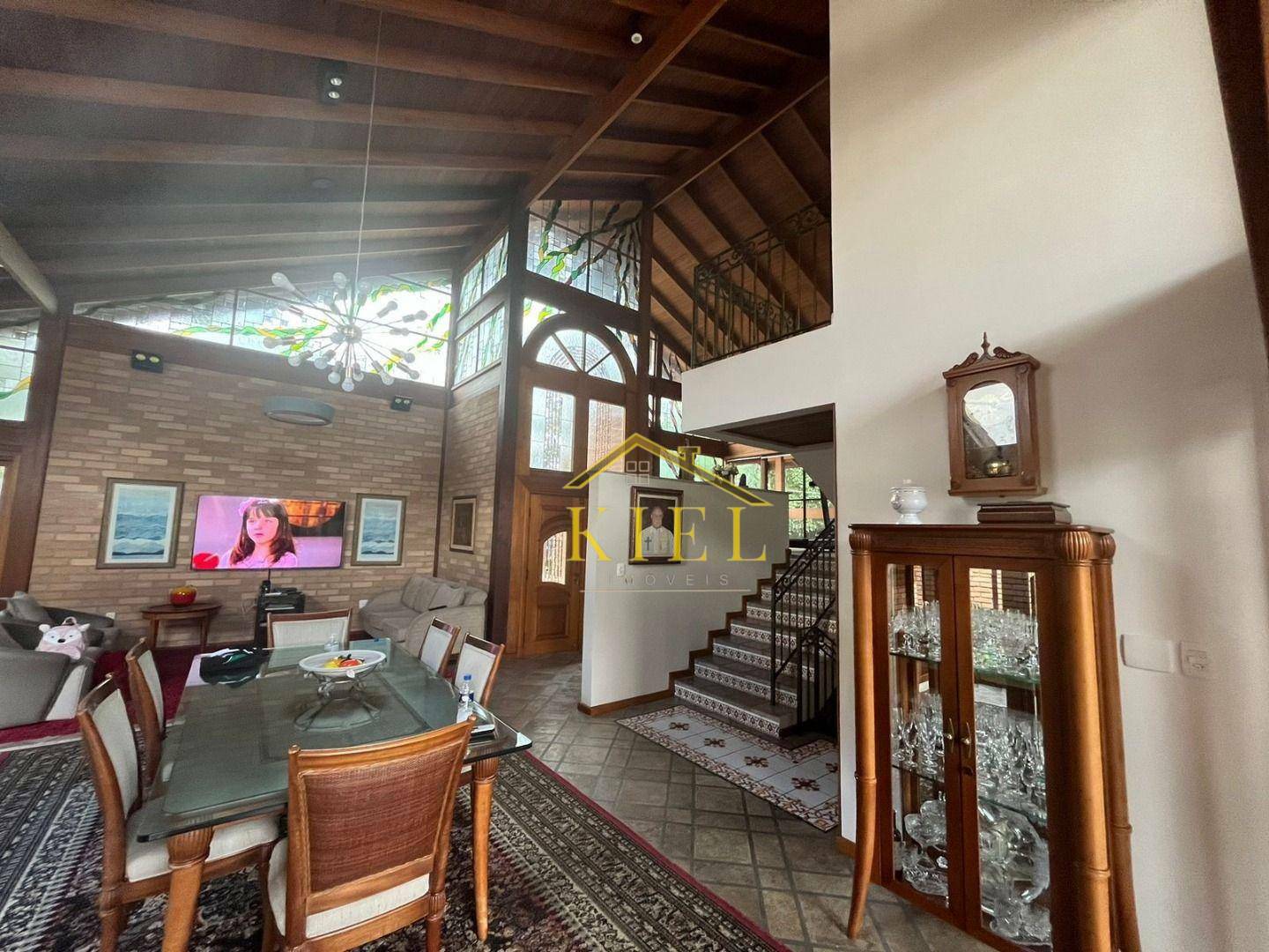 Casa de Condomínio à venda com 4 quartos, 440m² - Foto 4