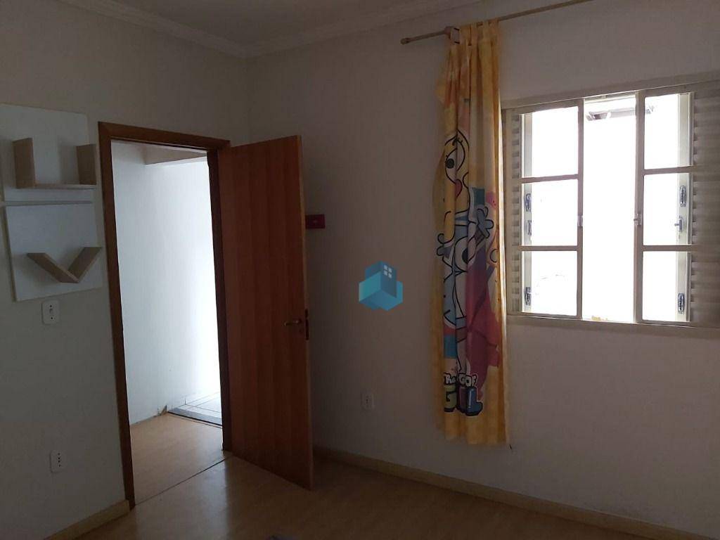 Casa à venda com 3 quartos, 250m² - Foto 12