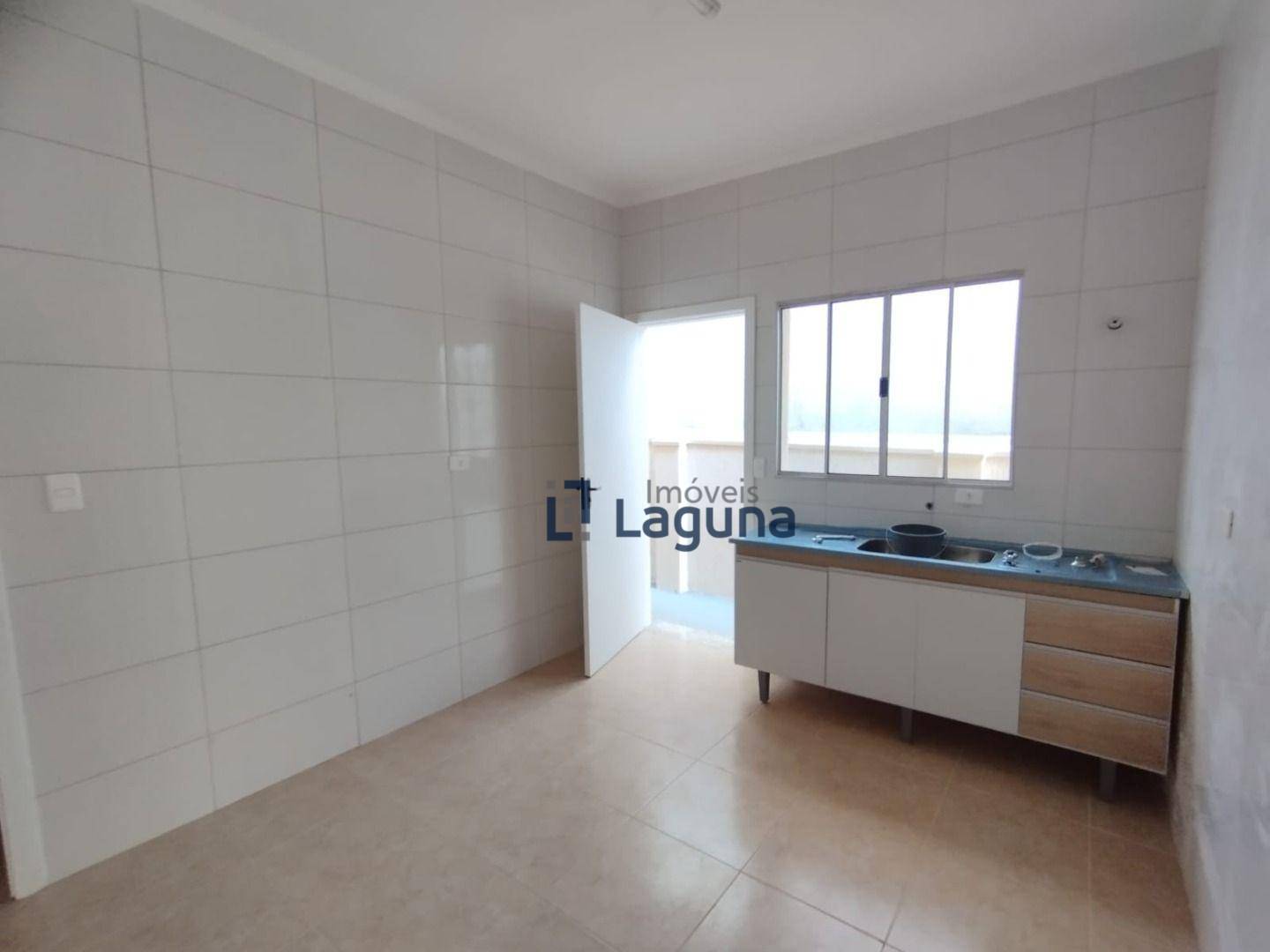 Casa para alugar com 2 quartos, 75m² - Foto 15