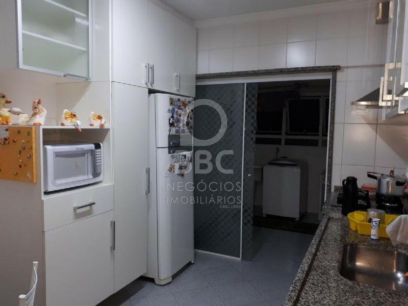 Apartamento à venda com 3 quartos, 137m² - Foto 10