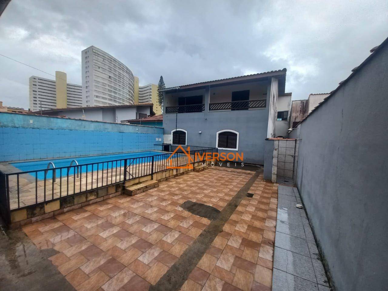 Sobrado à venda com 5 quartos, 300m² - Foto 2