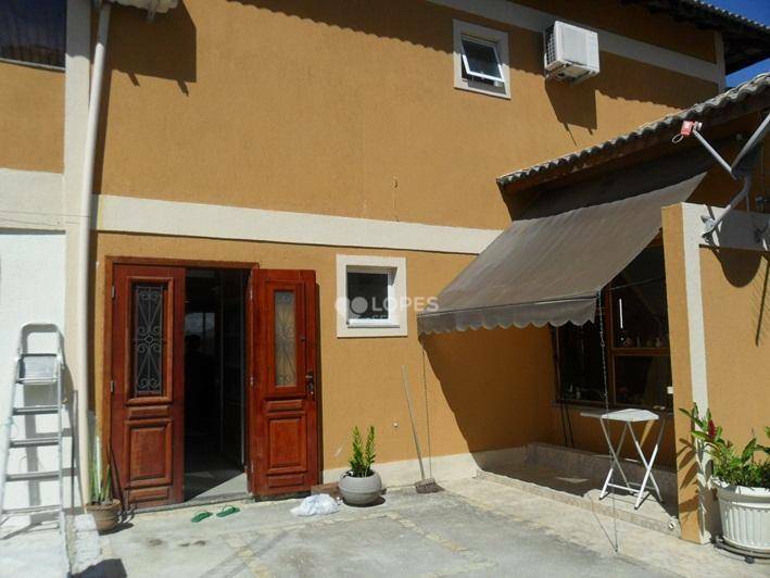 Casa à venda com 3 quartos, 88m² - Foto 11