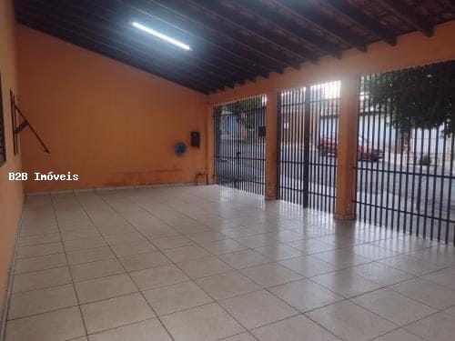 Casa à venda com 2 quartos, 150m² - Foto 2