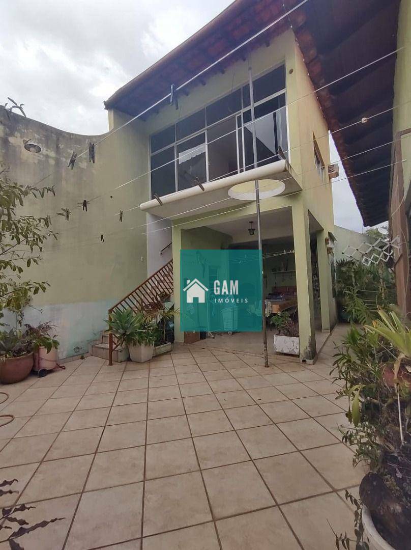 Sobrado à venda com 4 quartos, 200m² - Foto 2