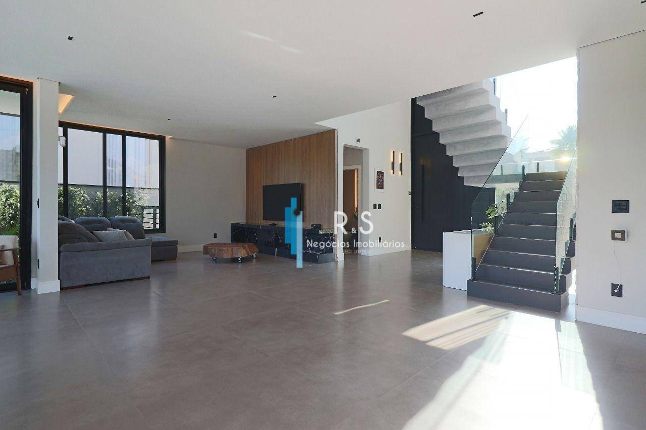 Casa à venda com 4 quartos, 388m² - Foto 9