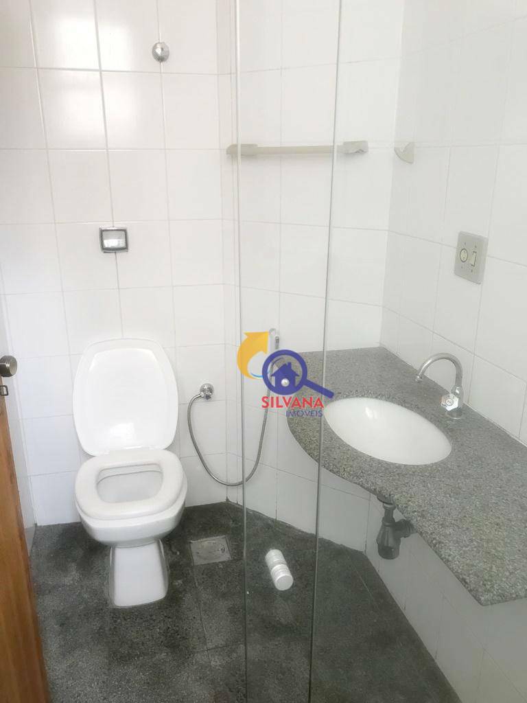 Apartamento para alugar com 3 quartos, 120m² - Foto 18