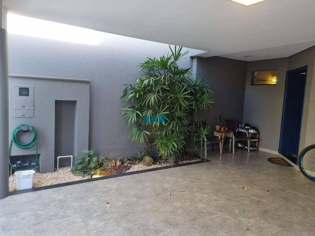 Casa à venda com 3 quartos, 210m² - Foto 15