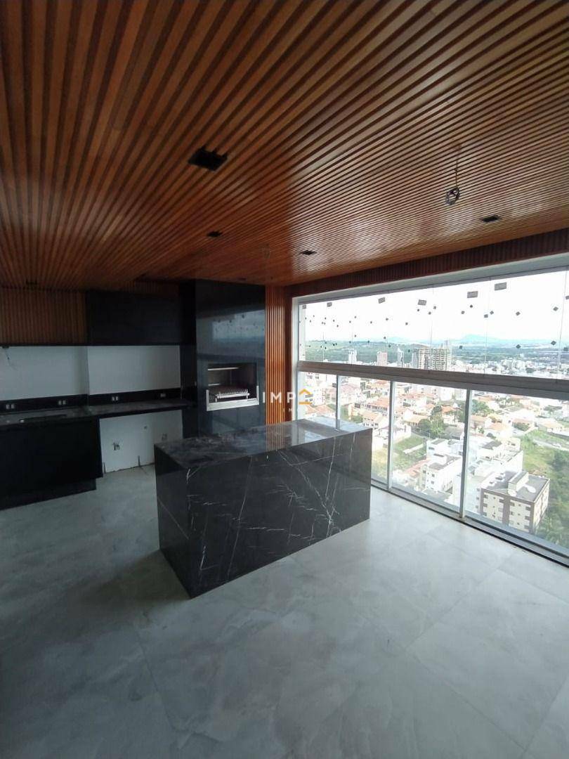 Apartamento à venda com 4 quartos, 250m² - Foto 4