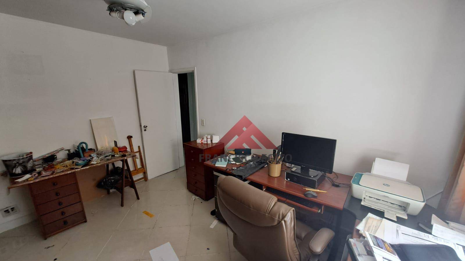 Apartamento para alugar com 4 quartos, 180m² - Foto 12