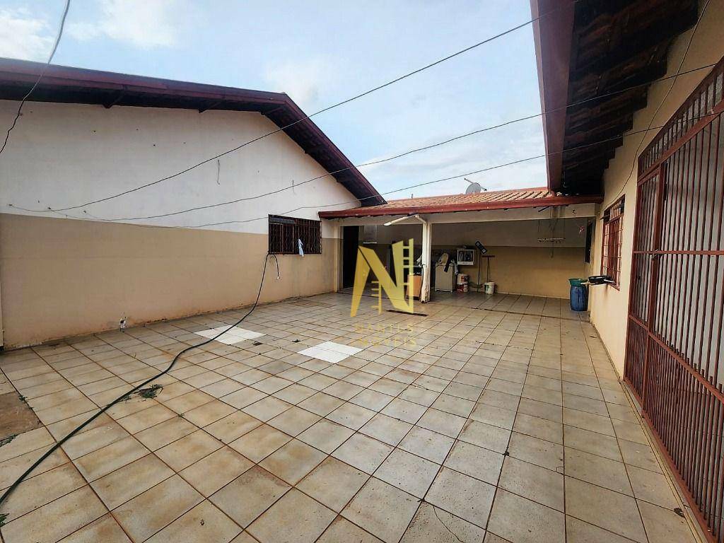 Casa à venda com 3 quartos, 266m² - Foto 12