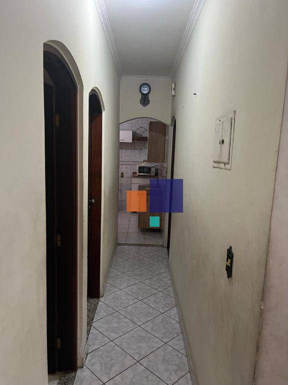 Sobrado à venda com 6 quartos, 240m² - Foto 3