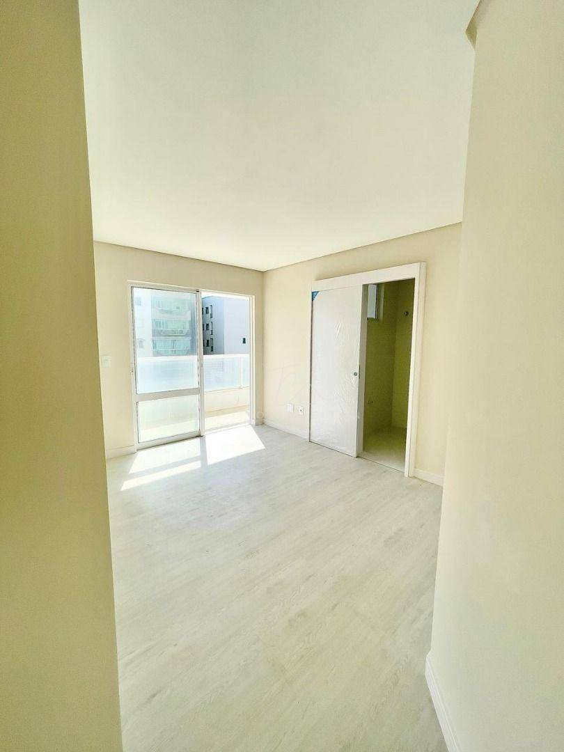 Apartamento à venda com 4 quartos, 157m² - Foto 10