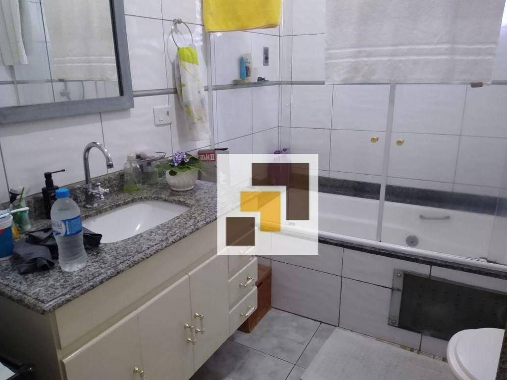 Casa de Condomínio para alugar com 3 quartos, 198m² - Foto 9