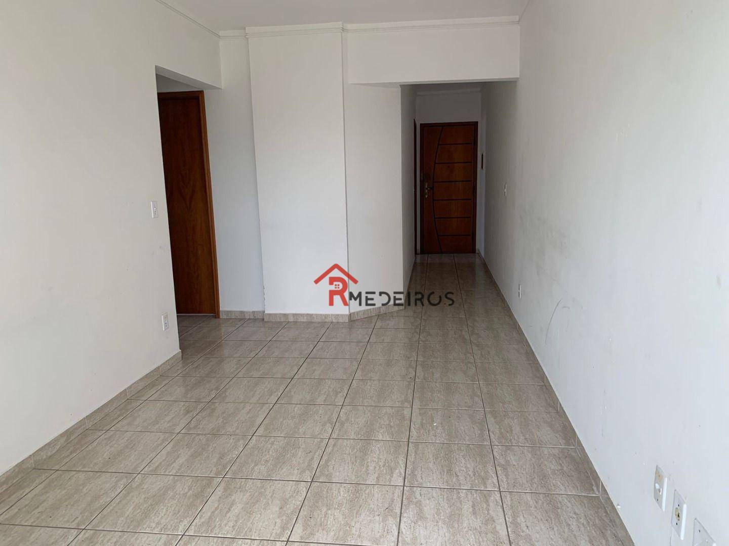 Apartamento à venda com 2 quartos, 70m² - Foto 4