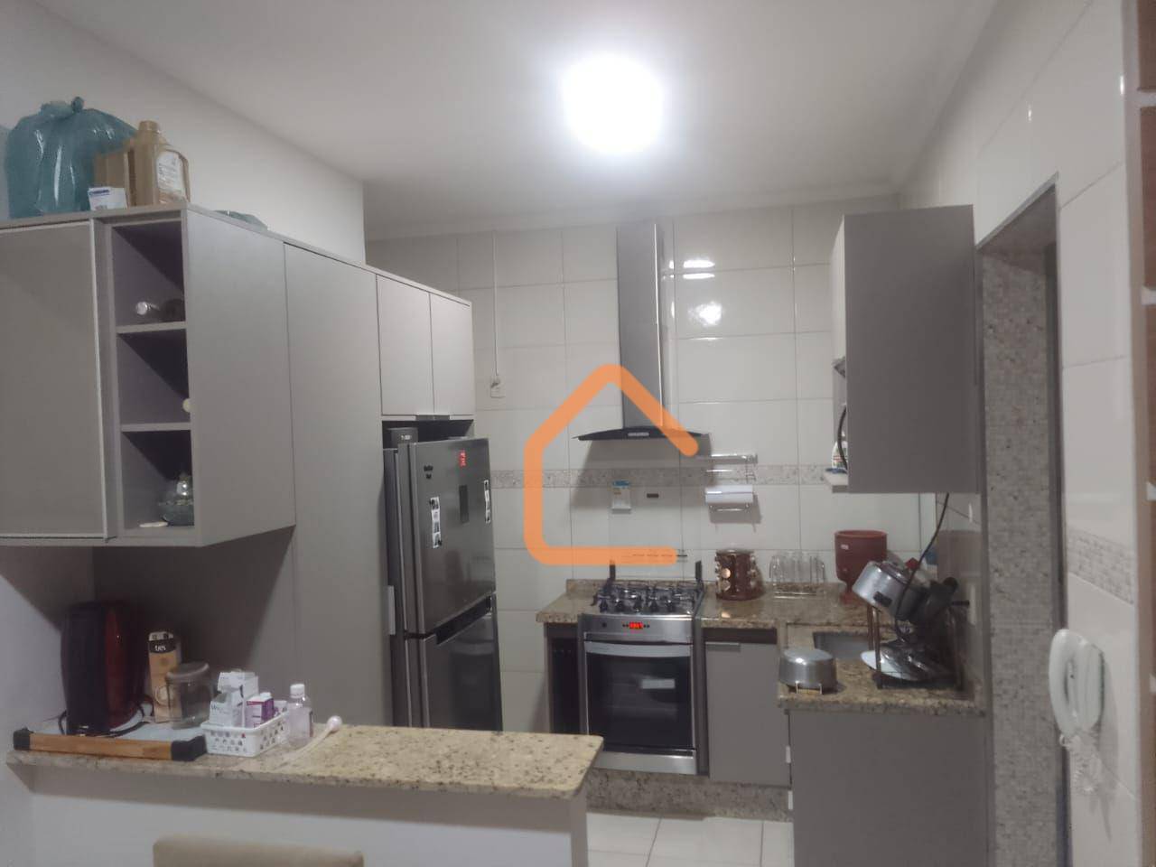 Apartamento à venda com 2 quartos, 72m² - Foto 1