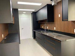 Apartamento para alugar com 4 quartos, 360m² - Foto 5