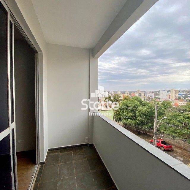 Apartamento à venda com 3 quartos, 116m² - Foto 3