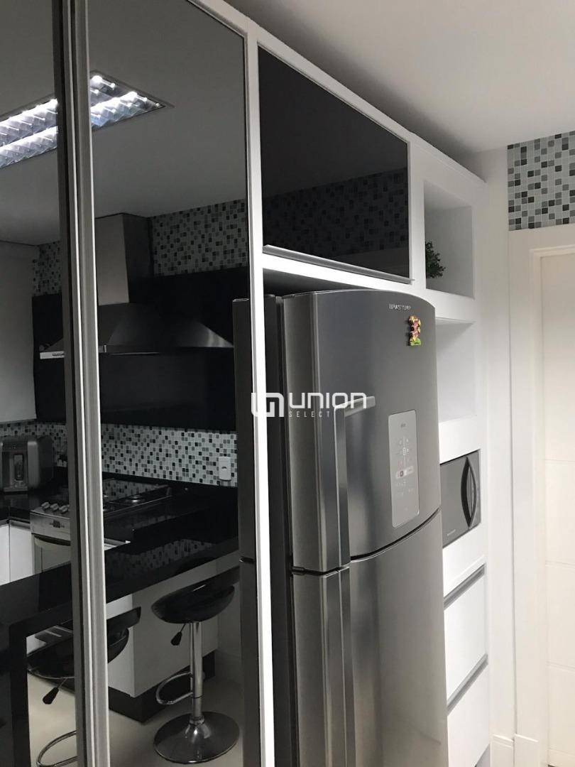 Apartamento à venda com 3 quartos, 130m² - Foto 7